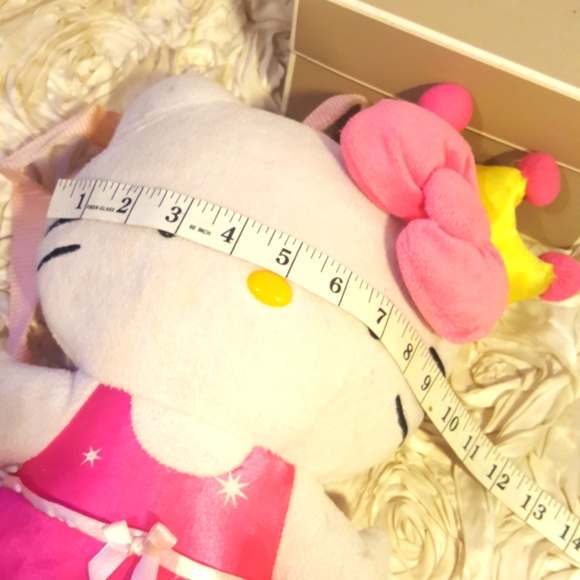 Hello Kitty Princess Plush - Picture 4 of 12